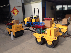 福瑞得壓路機座駕壓路機、手扶壓路機準(zhǔn)備發(fā)貨
