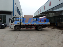 福瑞得機(jī)械瀝青灌縫機(jī)，手扶雙輪壓路機(jī)裝車成功及時發(fā)貨
